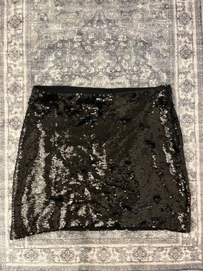 NWT H&M Black Sequin Miniskirt - Women’s Size Small
